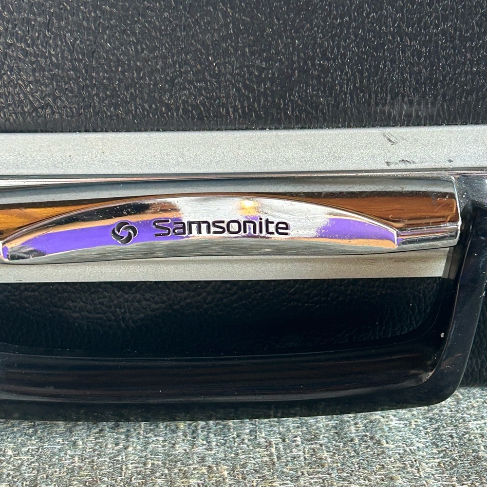 Samsonite Black Hard Shell Case - Picture 9 of 14